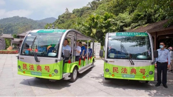 瑪西爾“民法典號”觀光車正式啟動，快來乘坐吧！